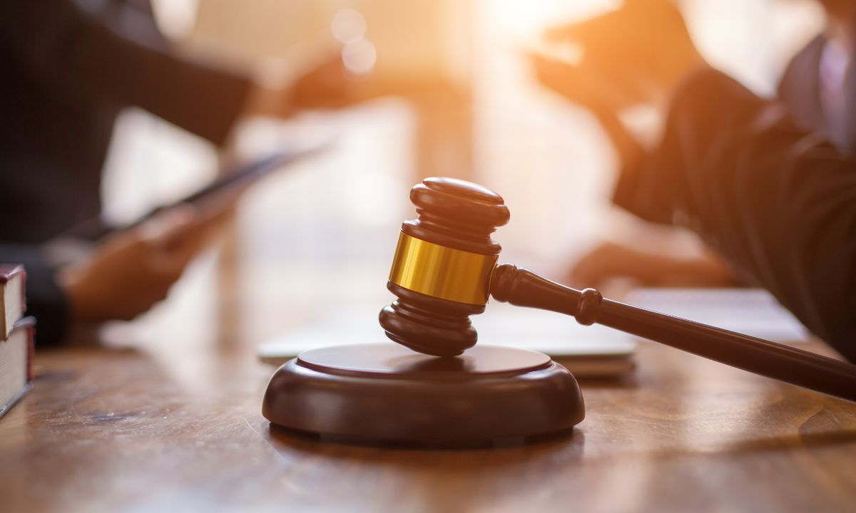 Early EOS Investors Face Big Decision Ahead Of U.S. Class Action